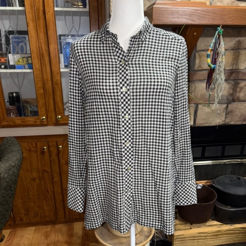 J.JILL SIZE XSMALL BLACK & WHITE BUTTON UP GINGHAM LONG SLEEVE SHIRT
